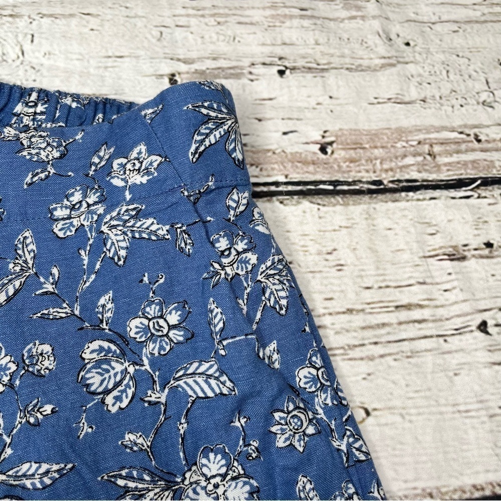 NWT Loft Blue Floral Print Shorts Size M - Picture 3 of 10